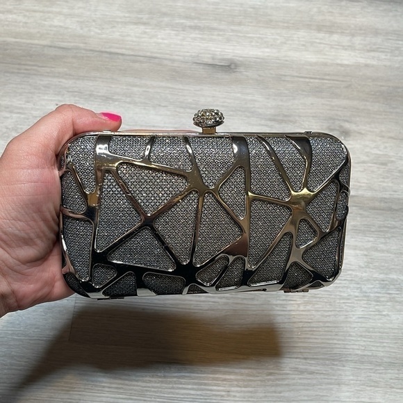 Fawzia Glitzy Abstract Rhinestone Clasp Box Evening Clutch - Picture 2 of 6